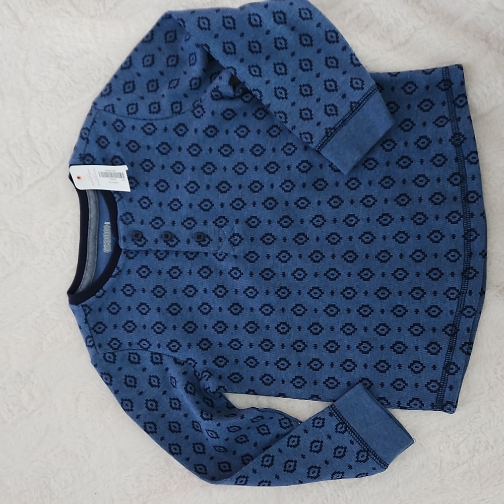 Brand new with tags, gymboree baby, boys, size 3t , long sleeve. Blue